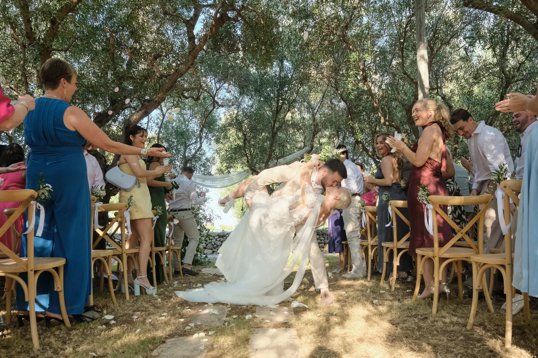 The kiss amid applause along the aisle